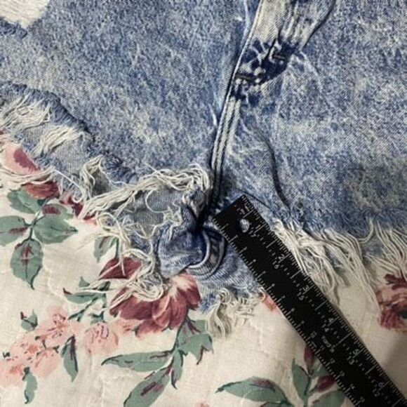 Lee's Blue Distressed Light Wash Cut-out Jean Shorts - Picture 6 of 7